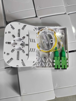 벽에 장착된 FTTH 미니 광섬유 소켓 패널 박스 2 개의 포트와 SC/APC Pigtail